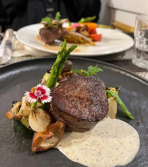 Ресторан Lugosh &mdash; авторська закарпатська кухня, м&rsquo;ясо та вино у Хусті &ndash; Зображення 7