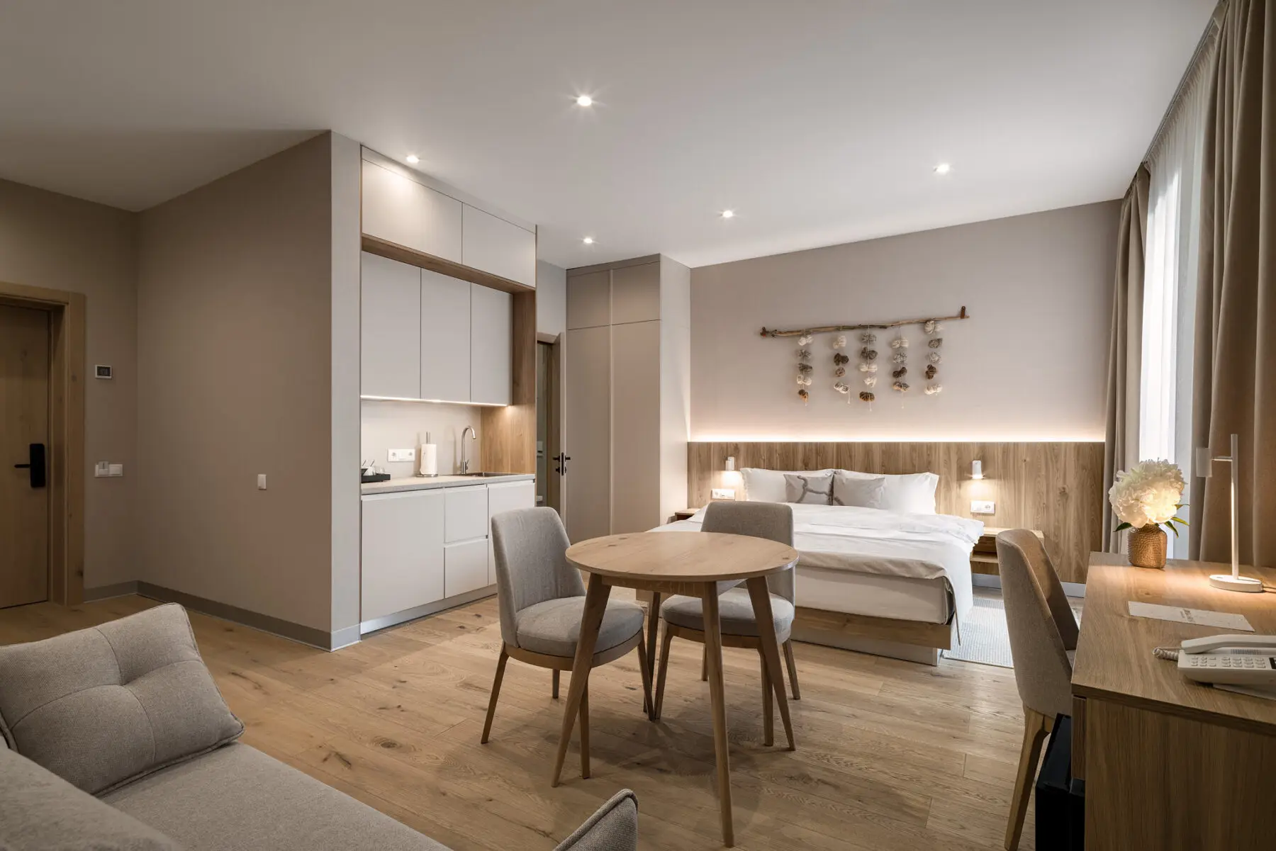 Студія напівлюкс з балконом - RIKKA Khust - Thermal Resort &ndash; Зображення 6