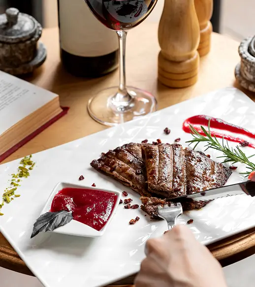 Ресторан Lugosh &mdash; авторська закарпатська кухня, м&rsquo;ясо та вино у Хусті &ndash; Зображення 11