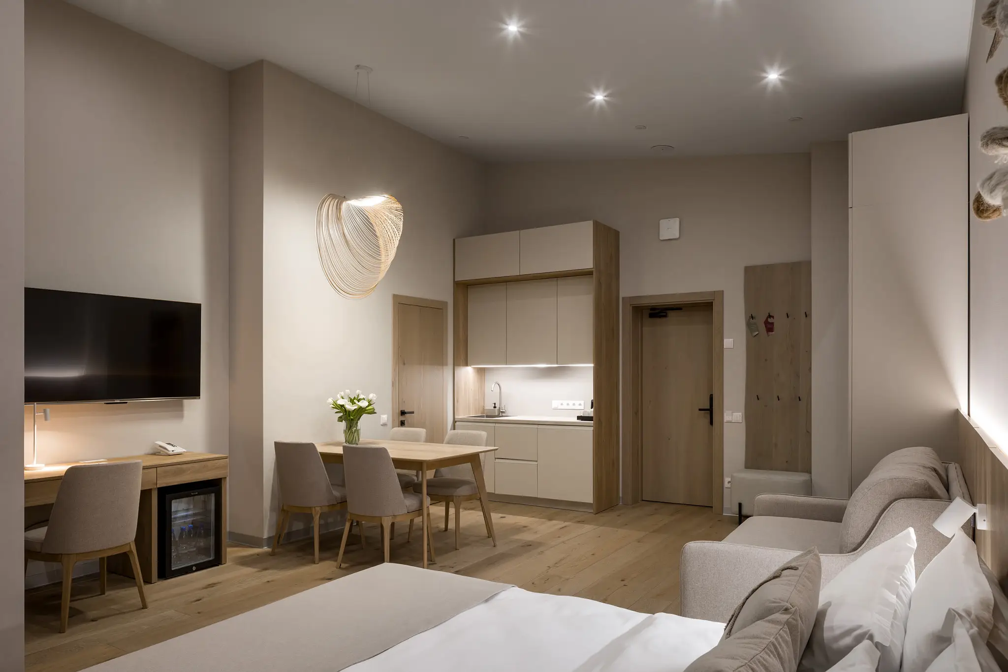Студія напівлюкс з балконом та панорамним видом - RIKKA Khust - Thermal Resort &ndash; Зображення 29
